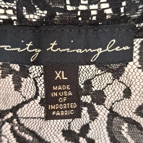 Black lace short cover-over - Picture 2 of 3